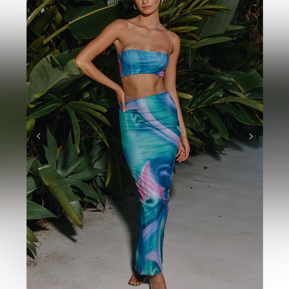 RUNAWAY THE LABEL | crop + skirt set